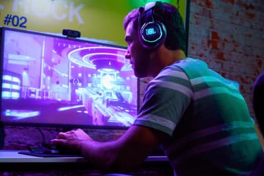 JBL Quantum 800 trådløst gaming headset