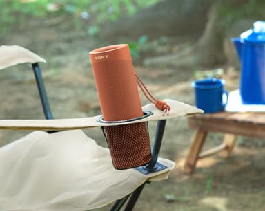 Sony bærbar trådløs høyttaler SRS-XB23 (rød)