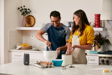 JBL Link Portable Wi-Fi høyttaler med ladestasjon (grå)