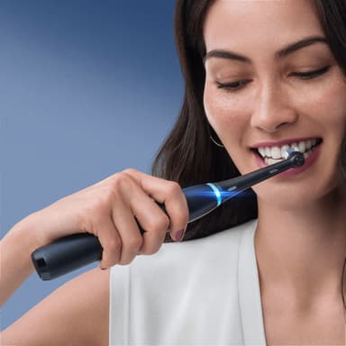 Oral B iO Series 8S elektrisk tannbørste IO8BK (sort)