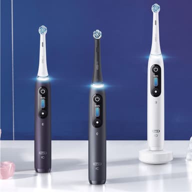 Oral B iO Series 8S elektrisk tannbørste IO8BK (sort)