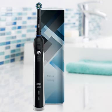 Oral-B Pro 2 2500 elektrisk tannbørste gavesett 319412 (sort)