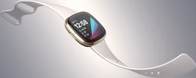 Fitbit Sense smartklokke (lunar white/soft gold rustfritt stål)