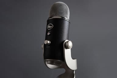 Blue Microphones Yeti Pro USB microphone