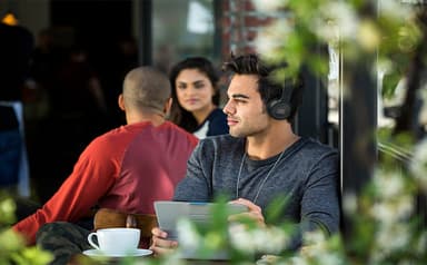 JBL Tune600BTNC trådløs on-ear hodetelefoner (sort)