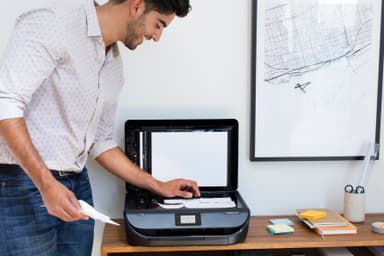HP OfficeJet 5230 AIO inkjet fargeskriver (sort)