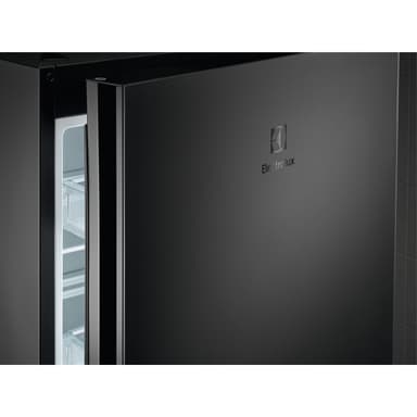 Electrolux Kombiskap LNT7ME32M1 (Sort)