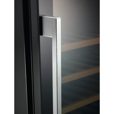 AEG integrert vinskap SWB66001DG (sort)