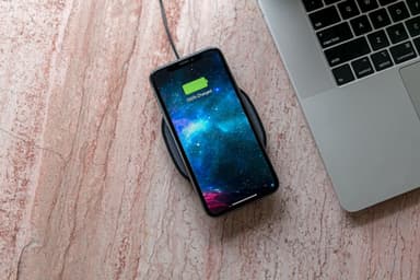 Mophie 15W trådløs ladeplate (sort)