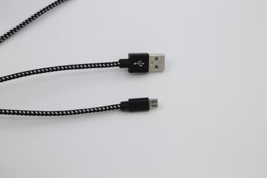 Ekstra lang ladekabel i nylon, USB til Micro USB 3m - Svart / hvit