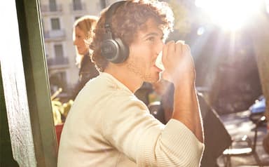 JBL LIVE 660NC trådløse around-ear hodetelefoner (sort)