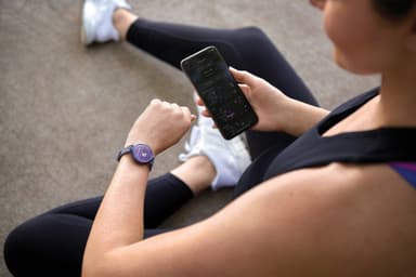 Garmin Lily Sport Edition smartklokke (rosegull)