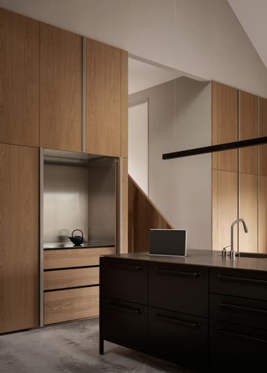B&O Beosound Level trådløs høyttaler med Google Assistant (naturell)