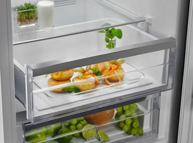 Electrolux kombiskap LNT7ME32X2 (rustfritt stål)