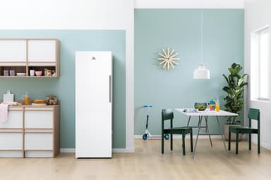 Indesit fryseskap UI8F1CW1