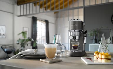 De’Longhi Dedica kaffemaskin EC785GY (grå/sort)