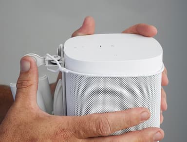 Sanus veggfeste til Sonos-høyttalere (hvit)