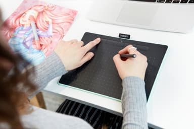 Wacom Intuos M Bluetooth tegneplate (pistasj)