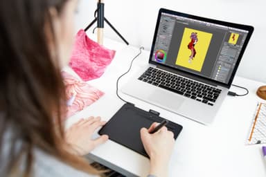 Wacom Intuos S Bluetooth tegneplate (sort)
