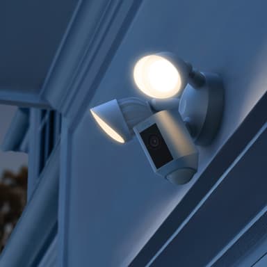 Ring Floodlight Cam Plus sikkerhetskamera (hvit)
