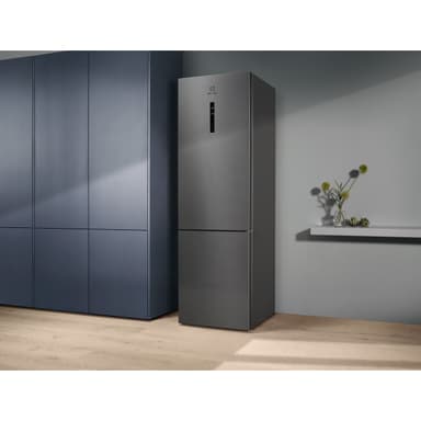 Electrolux kombiskap LNT9ME34X2 (rustfritt stål)