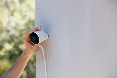 Google Nest Cam Outdoor sikkerhetskamera