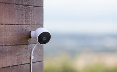 Google Nest Cam Outdoor sikkerhetskamera