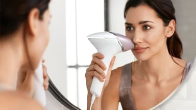 Phillips Lumea Prestige IPL lysbasert hårfjerning BRI94700 (hvit)