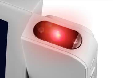 Braun vekkerklokke lyser klokken på vegg BNC015WH