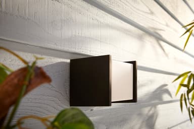 Philips Hue Fuzo W utendørs vegglampe SQ (sort)