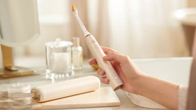 Philips Sonicare Prestige 9900 elektrisk tannbørste HX999211 (champagne)