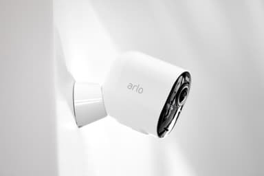 Arlo Ultra 2 4K trådløst sikkerhetskamera (2-pakning, hvit)