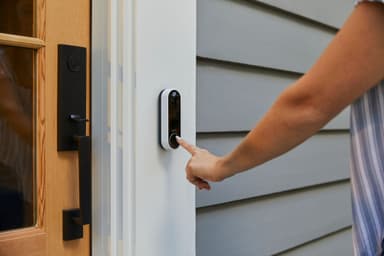 Arlo Wire-Free Video Doorbell smart ringeklokke + Arlo Chime V2 samlepakke