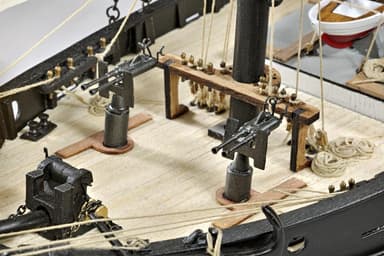 Amati - hunter q-ship 1:60