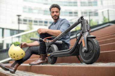 Ninebot av Seqway KickScooter elektrisk sparkesykkel F30D