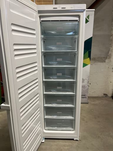 Miele fryseskap FN12827S - brukt