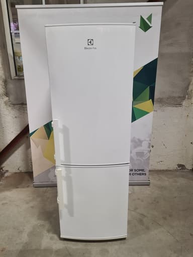 Electrolux kombiskap EN3400AOW - brukt