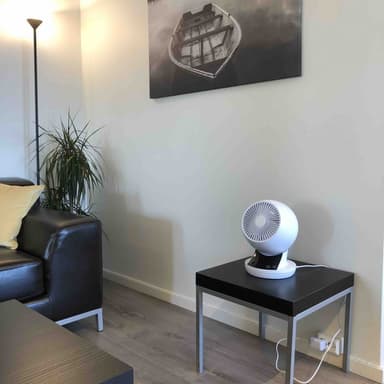 MeacoFan 360 vifte. Energieffektiv. Quiet Mark-sertifisert. Liten og praktisk. Perfekt på arbeidsplassen.