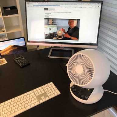 MeacoFan 360 vifte. Energieffektiv. Quiet Mark-sertifisert. Liten og praktisk. Perfekt på arbeidsplassen.