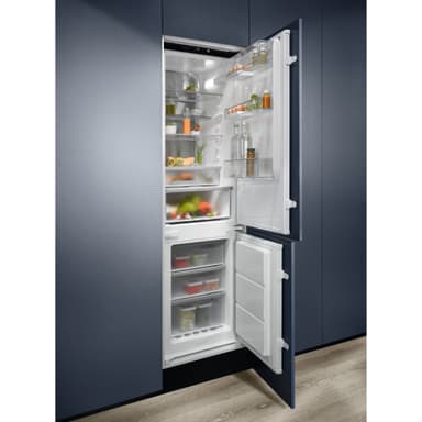 Electrolux Kombiskap LNC8ME18S (integrert)