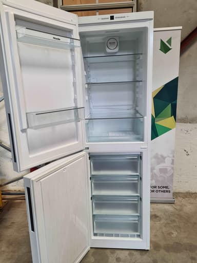 Miele kombiskap KFN 29142 D ws - brukt