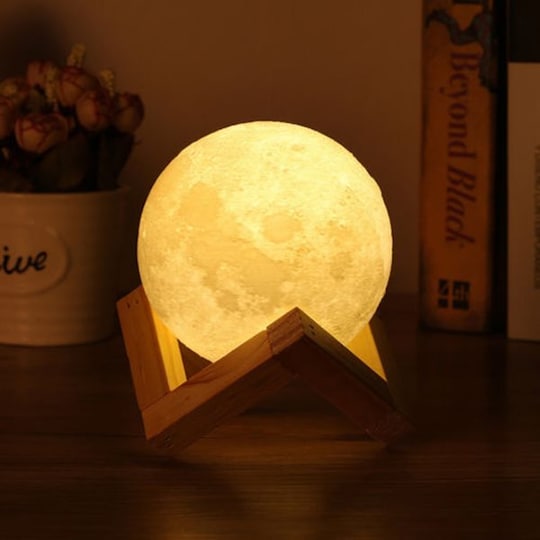 LED Moon Light - Justerbar lysstyrke - Elkjøp