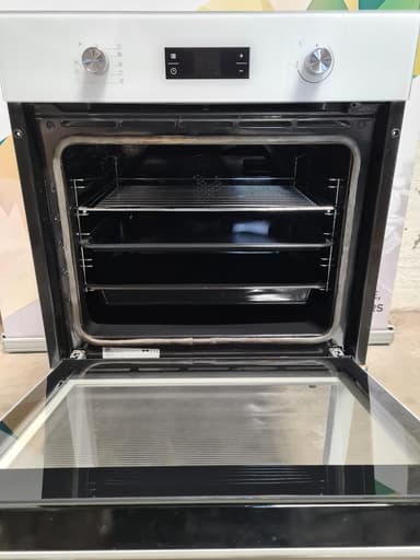 Beko stekeovn med pyrolyse BIM243E0WP (hvit) - brukt