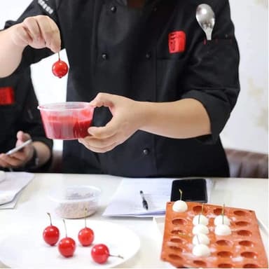 Silikonform / bakeform med 24 halvkuler Rød