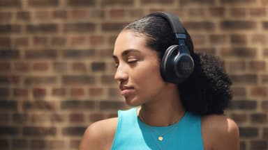JBL Live 775NC trådløse around-ear hodetelefoner (sort)