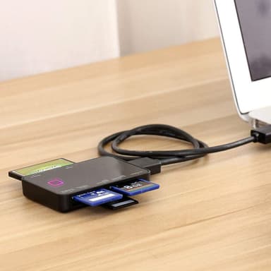 NÖRDIC USB-A-Kortleser 7 Spor 1xCF, 2xSD, 2xMicroSD, 1xMS og 1xD UHS-I