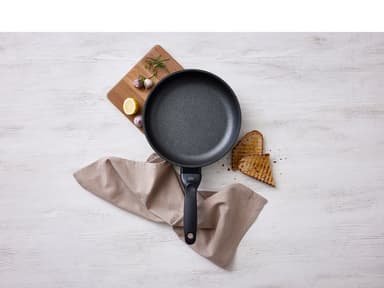 HOLM Serving board 32 x 20 x 1.5 cm Acacia wood