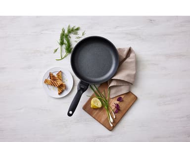 HOLM Serving board 32 x 20 x 1.5 cm Acacia wood