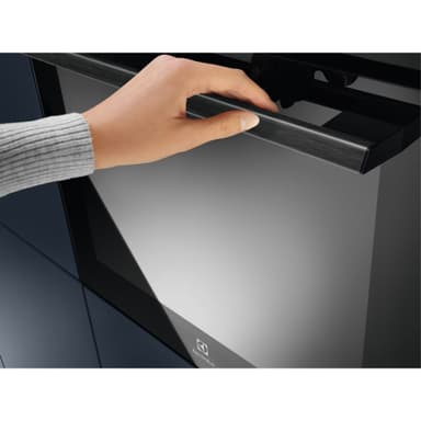 Electrolux Integrert Stekeovn OOS987NB (Sort)