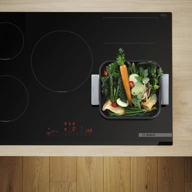 Bosch Platetopp med integrert ventilasjon PVQ795H26E